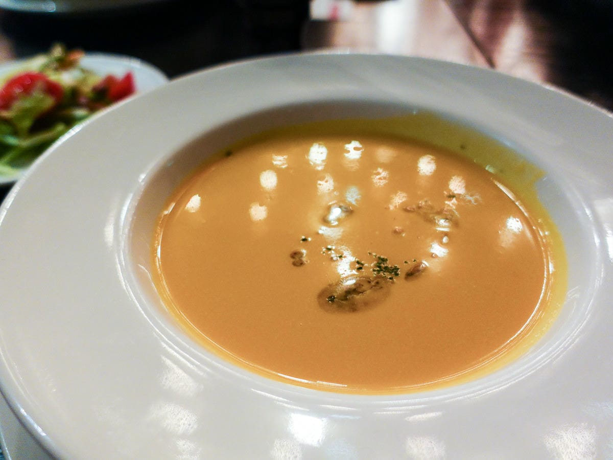 君悅ZIGA ZAGA義式料理餐點台北五星級還有樂團表演