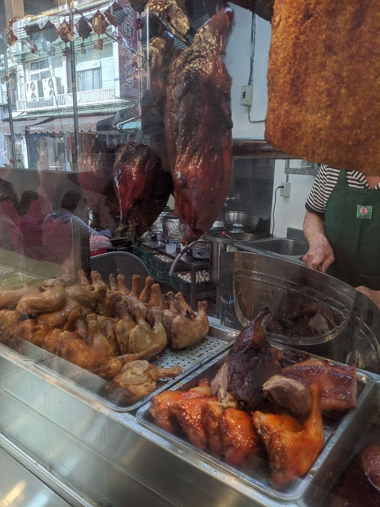 內湖安品燒臘正宗港式便當！燒肉真心不錯附菜單假日有開