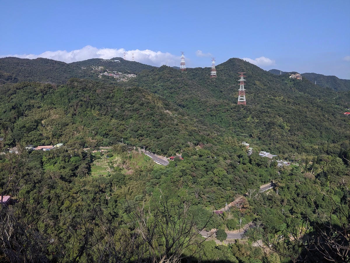 內湖剪刀石 大金面山稜線縱走步道手腳並用華麗登場