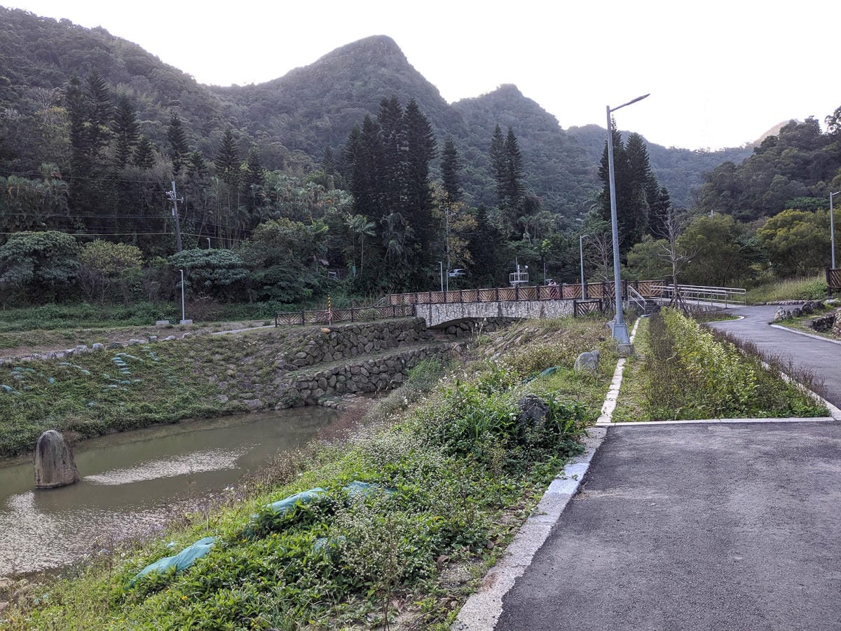 內湖剪刀石 大金面山稜線縱走步道手腳並用華麗登場