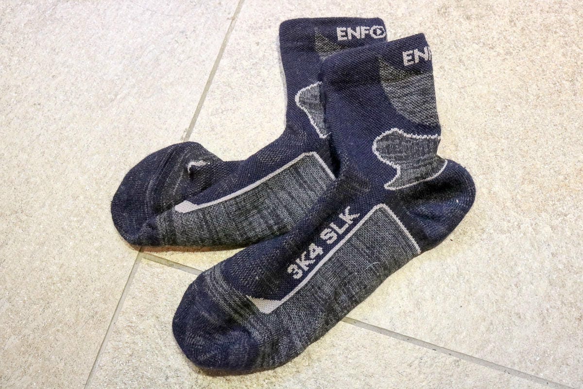 西班牙朝聖之路穿什麼鞋適合？老蝦教你如何挑鞋襪子登山杖 – 事前準備