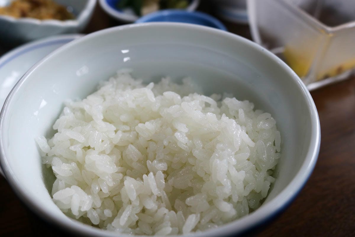 佐賀名物 餐廳大和花枝兩吃 いかの活き造り唯獨小心錢包破洞