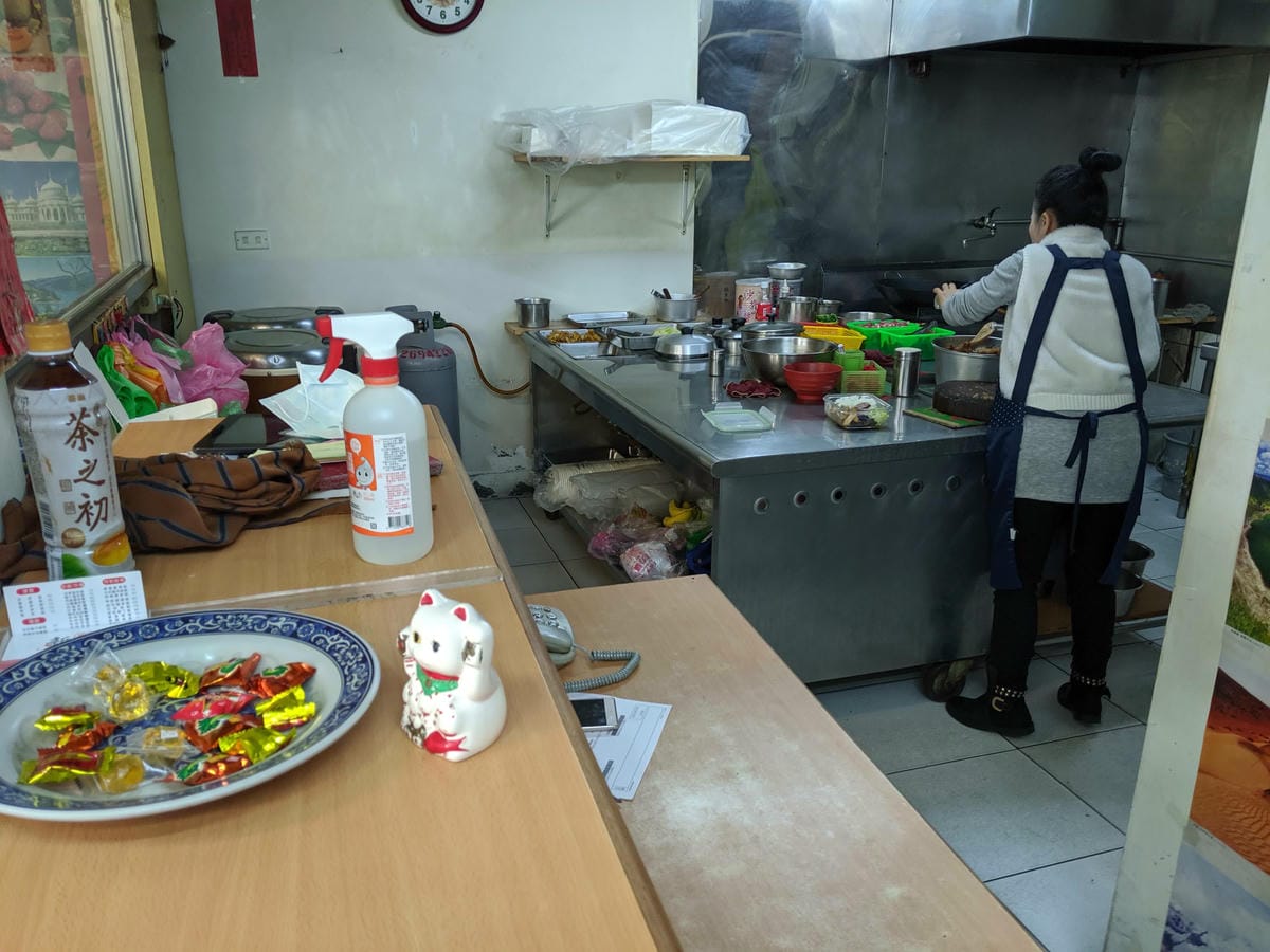 內湖東湖新芝味便當快餐 經濟實惠雞腿飯不用百元