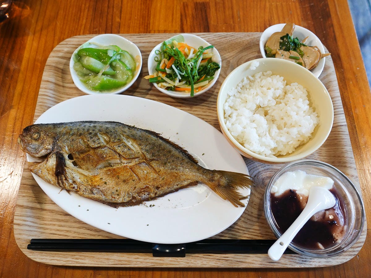 內湖美食簡餐 米粒 Milý 咖啡館 碧湖公園用心好味道 尤其愛吃魚不能錯過