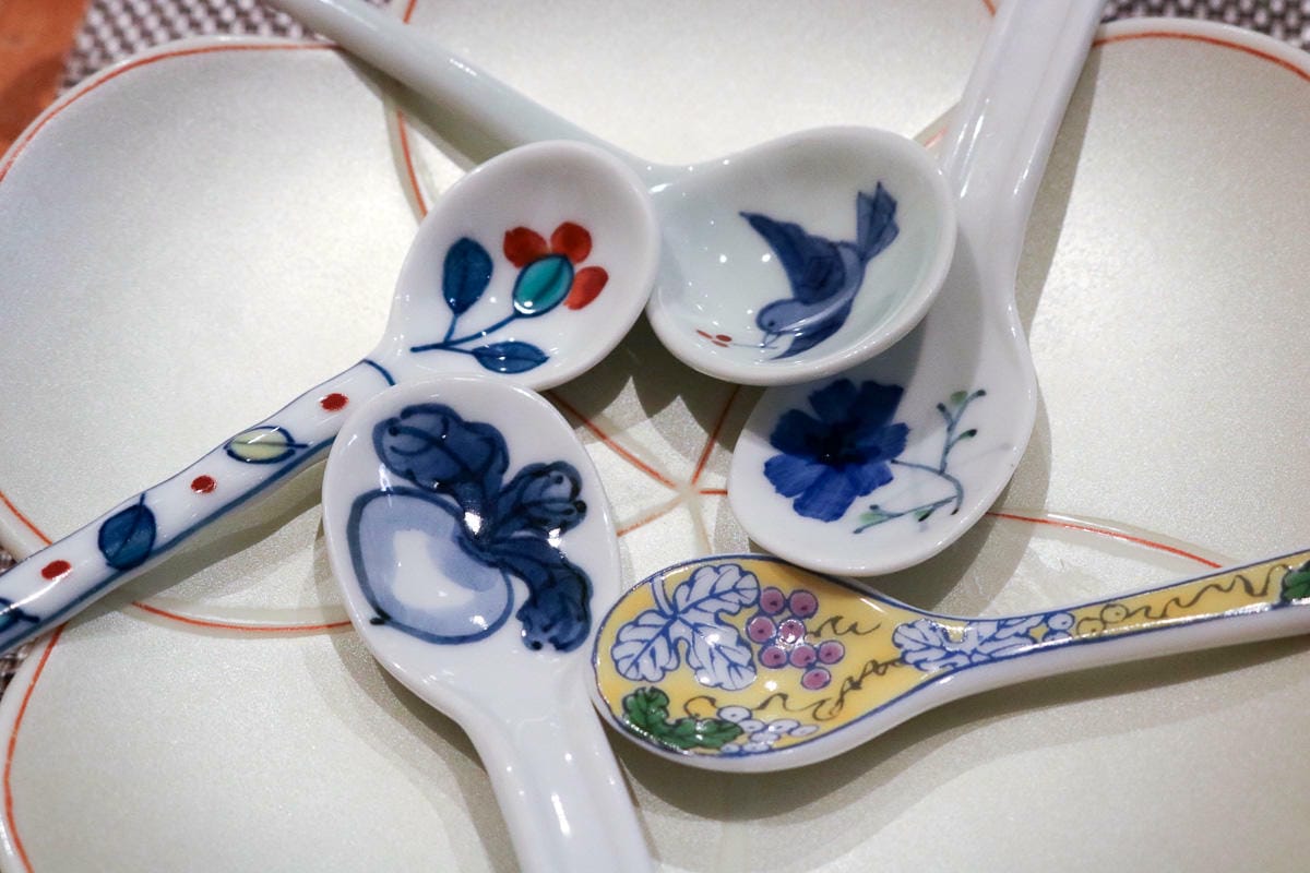 佐賀美食 Gallery 有田咖啡館與有田燒茶杯牆，在地限定美食與陶瓷隨你挑