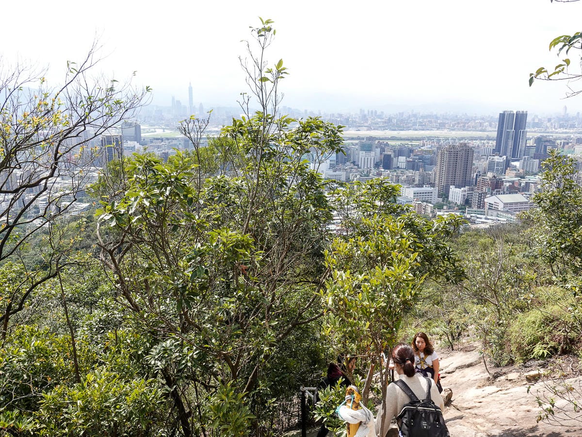 內湖金面山採石場大岩壁 路線飛簷走壁不回頭之Google地圖沒有的登山步道