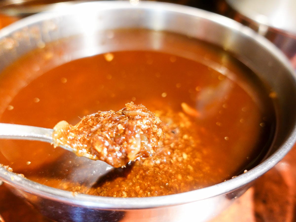 內湖火鍋 金鍋盃小火鍋吃肉吃海鮮湯底種類多 高品質寵物友善