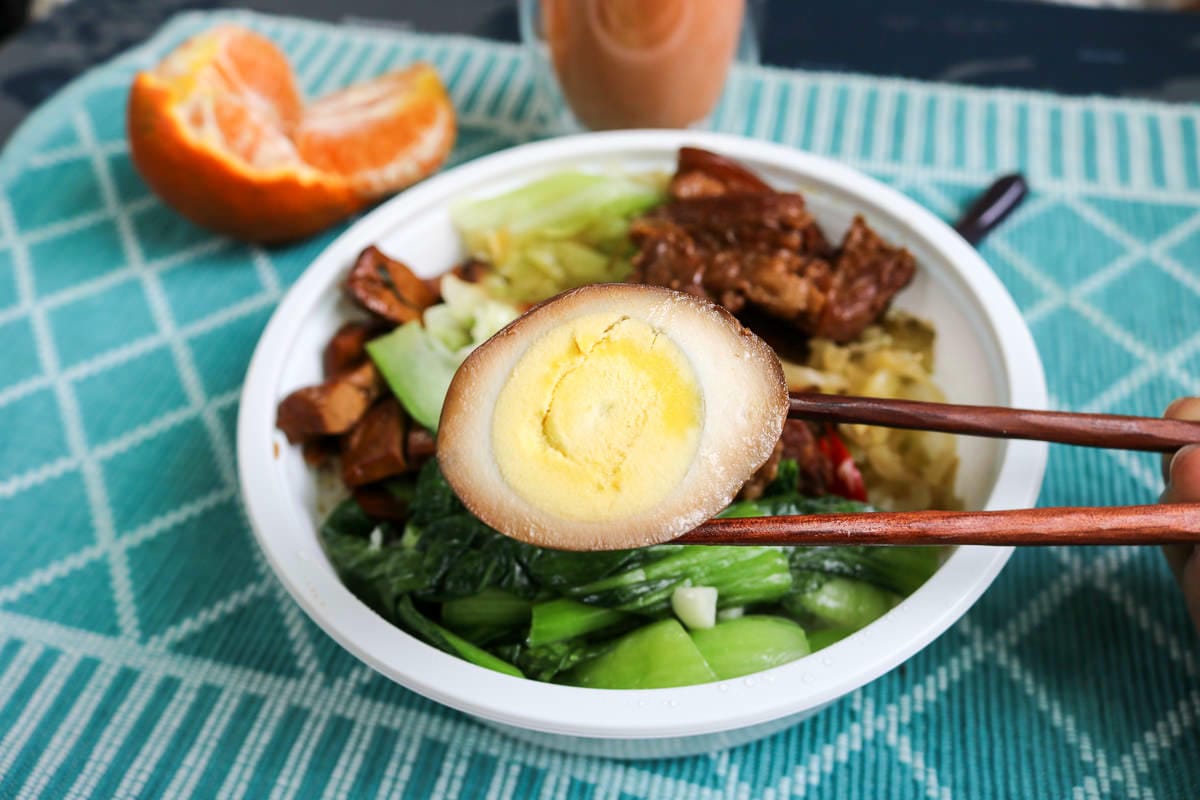 內湖綠葉飯包 價格實惠菜多份量足 內湖鄉民口中圓便當就是綠葉