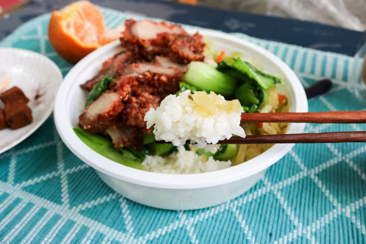 內湖綠葉飯包 價格實惠菜多份量足 內湖鄉民口中圓便當就是綠葉