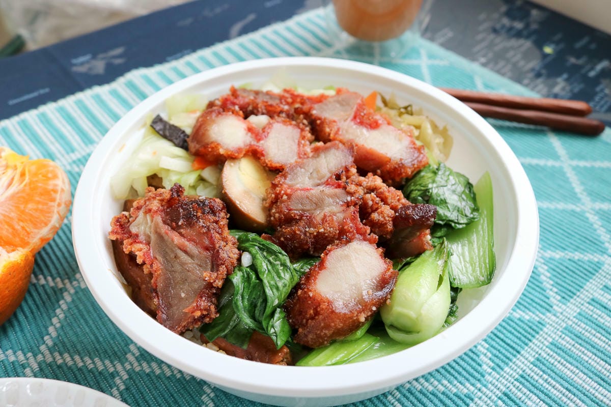 內湖綠葉飯包 價格實惠菜多份量足 內湖鄉民口中圓便當就是綠葉