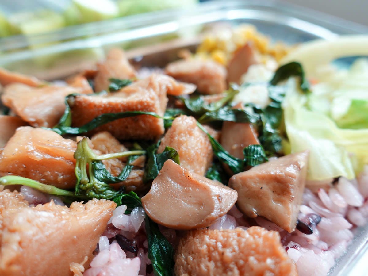 內湖素食便當外送 小鳥不吃肉 每日限定主菜記得電話預約