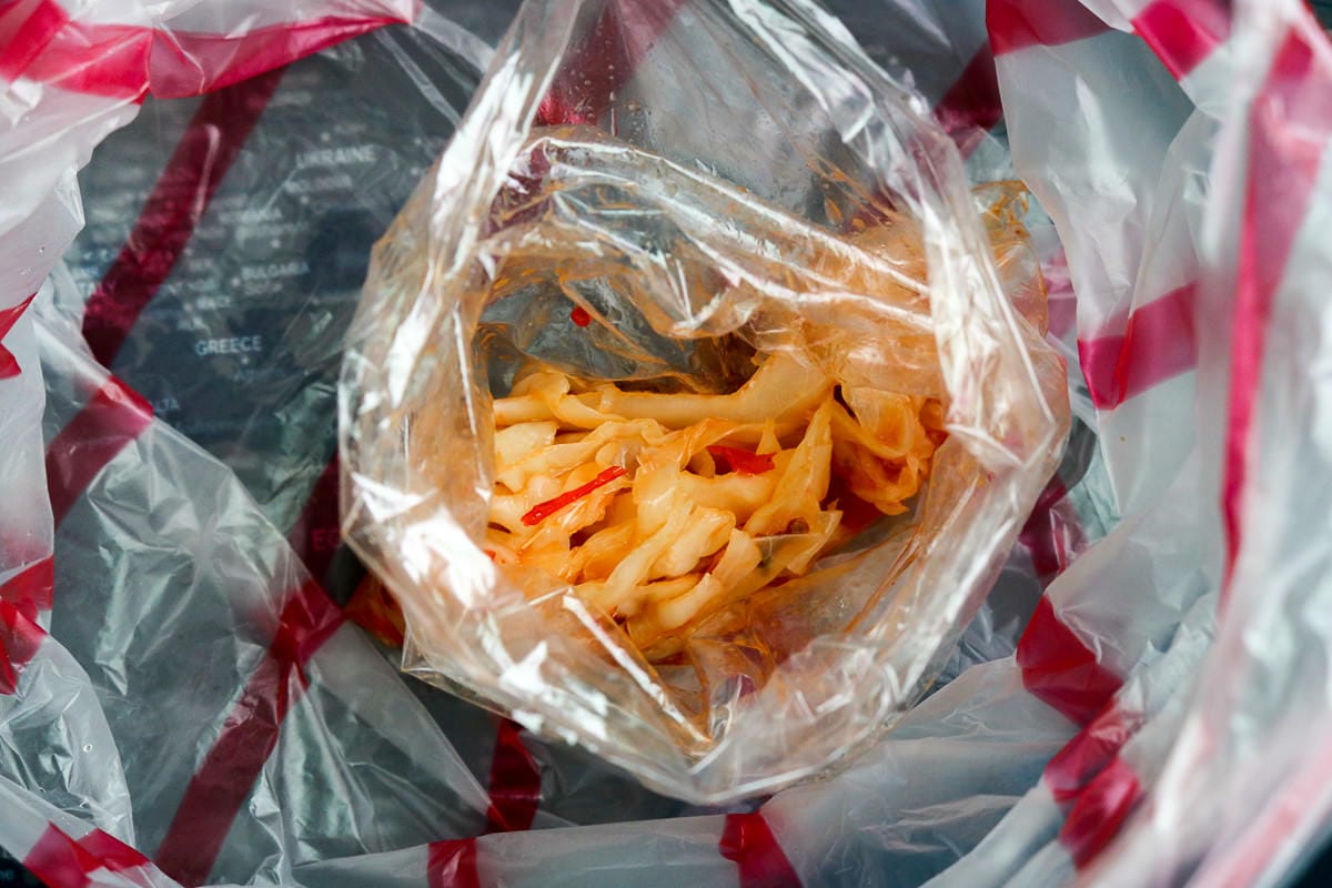 內湖油飯 湖光市場康寧路一段 養樂多對面貴子油飯當早午餐剛好 - 第3張圖 內湖油飯 湖光市場康寧路一段 養樂多對面貴子油飯當早午餐剛好