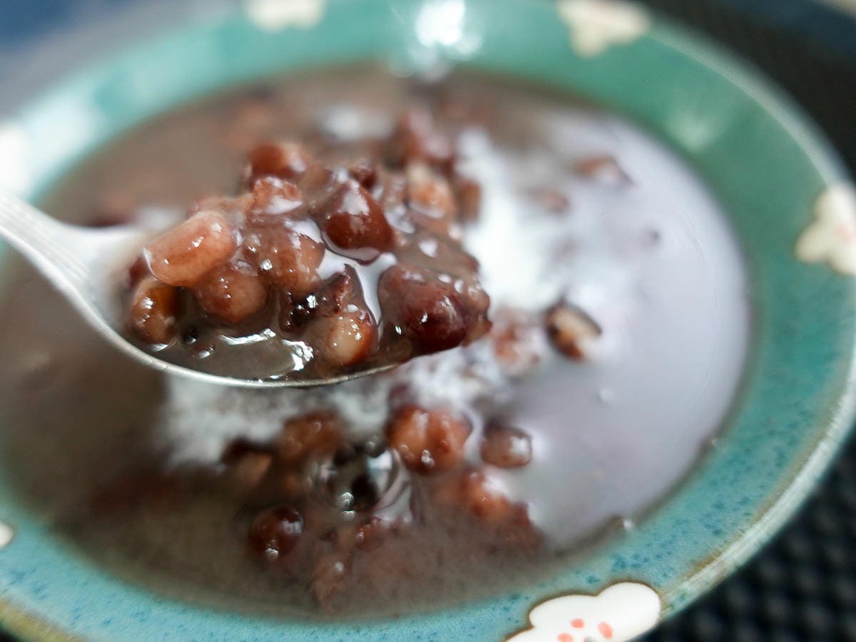 紅豆湯怎麼煮才好喝，不用泡隔夜、免顧火電鍋快鍋的差別（附歐巴桑秘訣