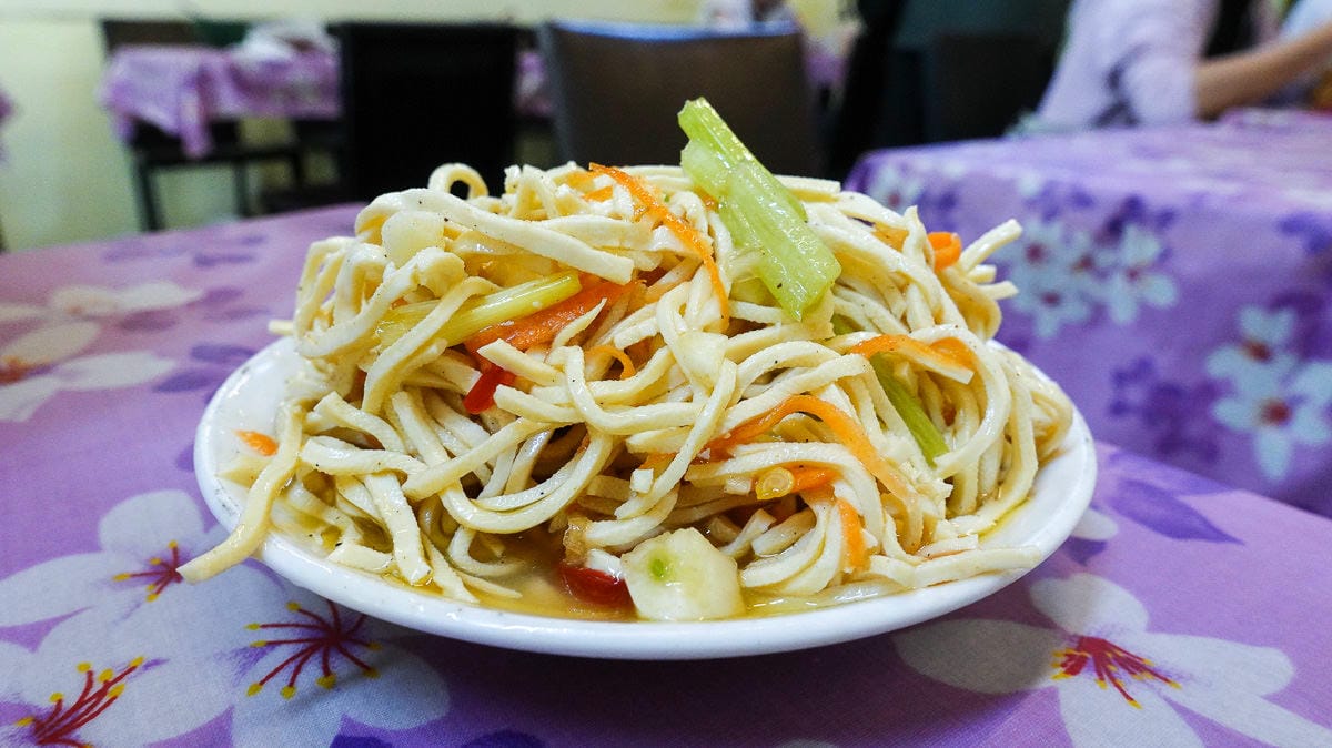 內湖美食四麵八方 鍋燒菠菜麵好吃 小菜驚艷