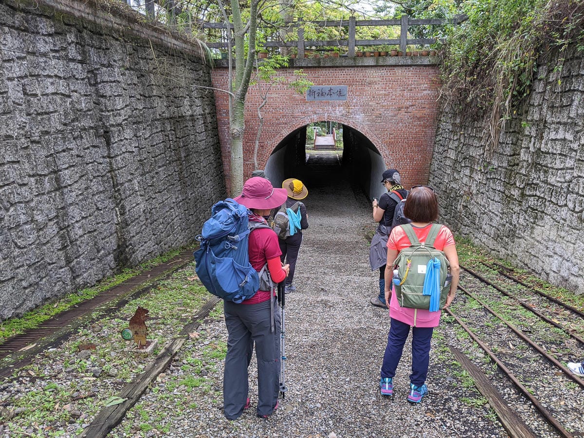 台北內湖碧湖步道 鯉魚山小人國 甜水鴛鴦湖 健行環狀雨天路線