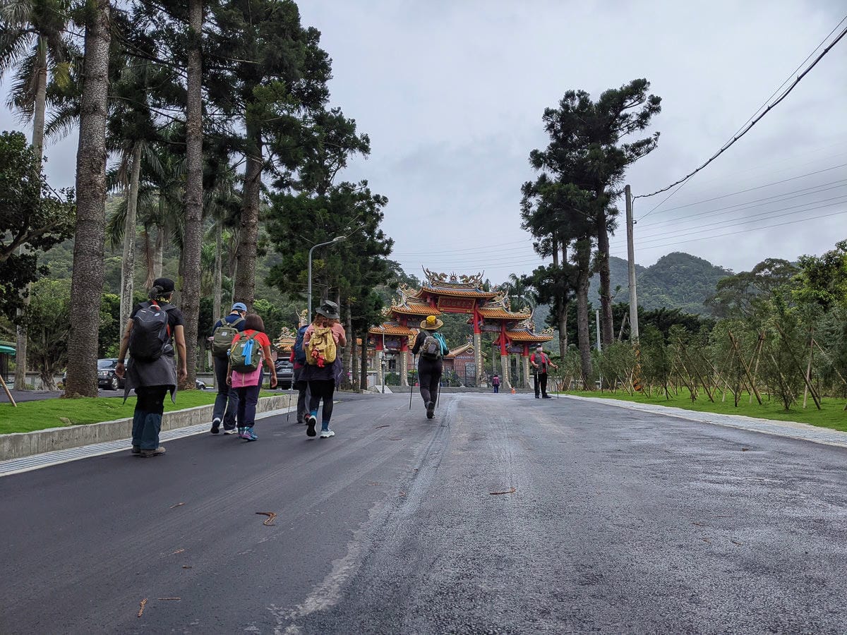 台北內湖碧湖步道 鯉魚山小人國 甜水鴛鴦湖 健行環狀雨天路線
