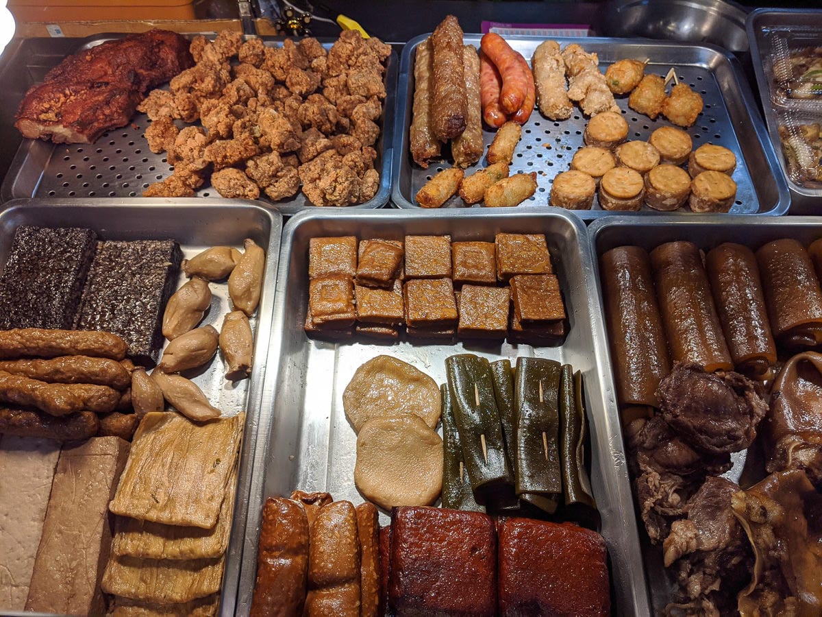 從捷運北投站一路走上面天坪 登頂大屯山西峰成為吃土人比誰吃得多