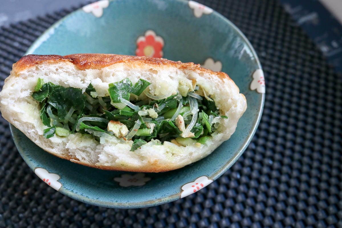 內湖737市場缸爐碳烤燒餅舖 排隊美食傳統胡椒餅烤肉包居然是早餐