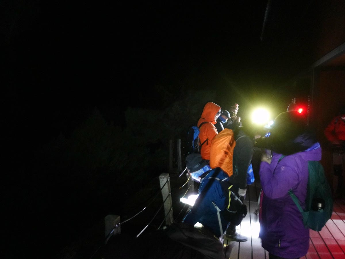 百岳新手玉山主峰兩天兩夜行程日記 Day2 摸黑登頂的人生大事