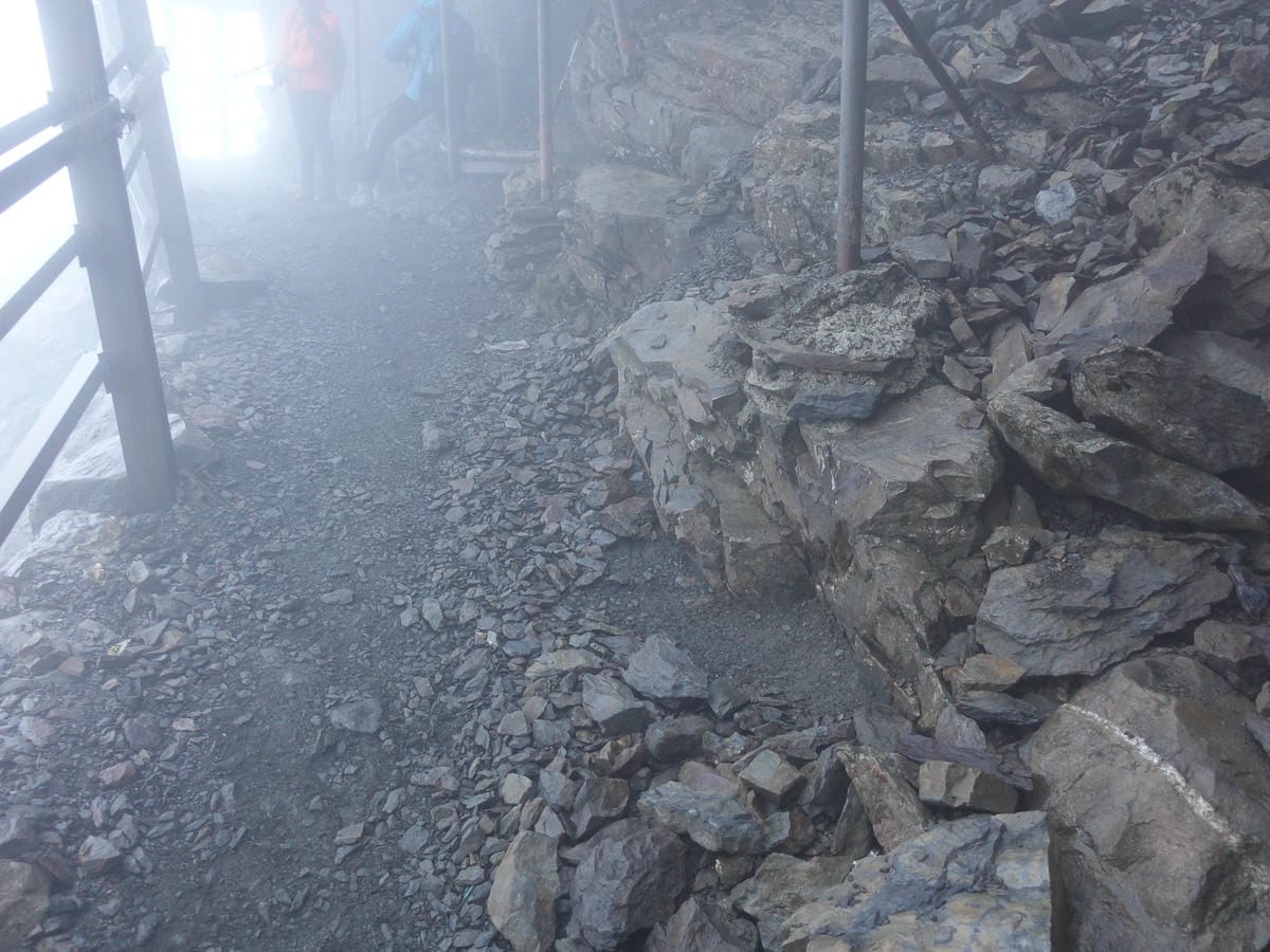 百岳新手玉山主峰兩天兩夜行程日記 Day2 摸黑登頂的人生大事