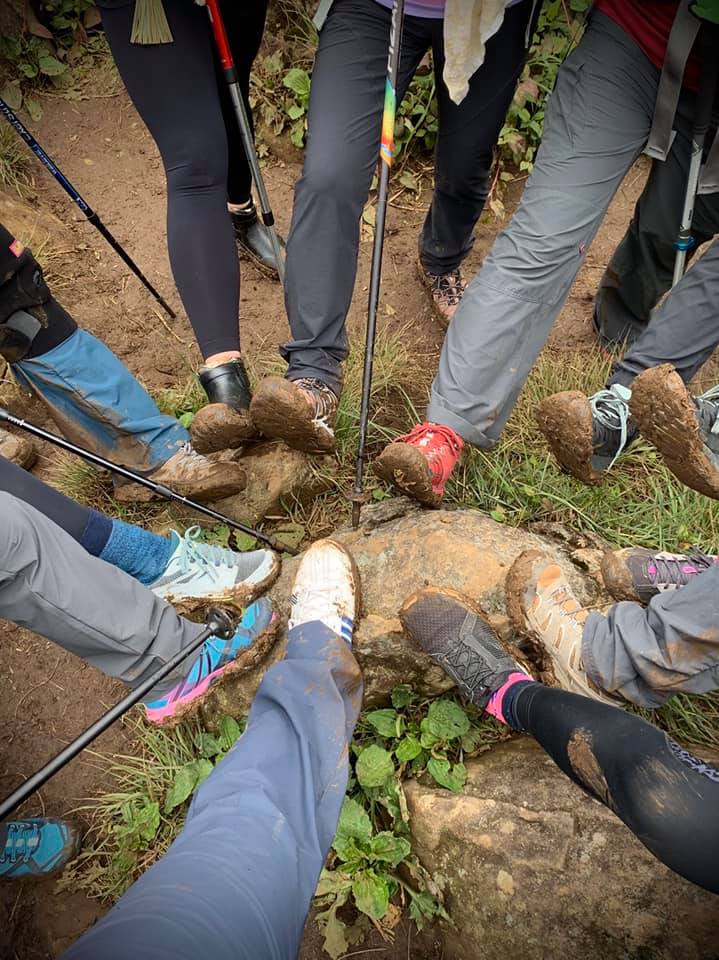 從捷運北投站一路走上面天坪 登頂大屯山西峰成為吃土人比誰吃得多