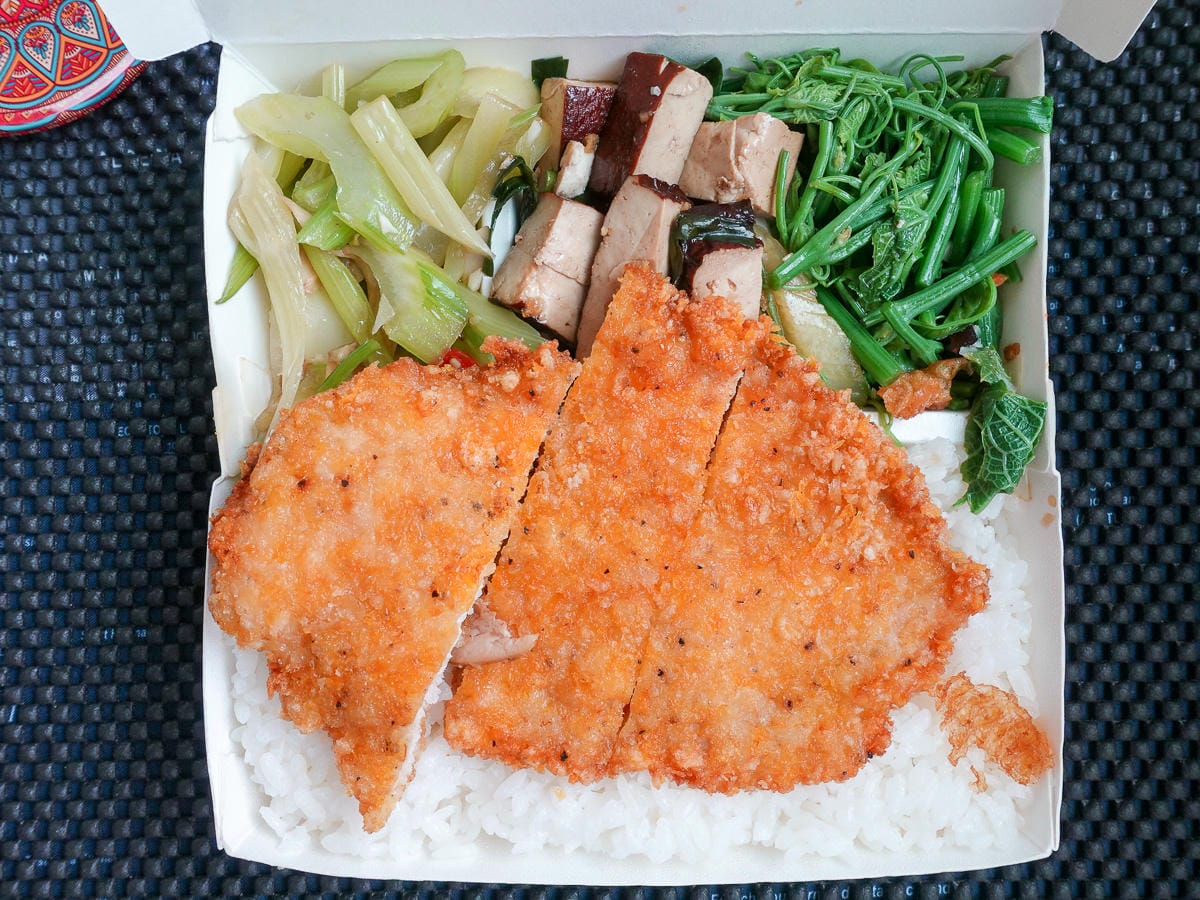 內湖港墘飯包 椒麻雞腿飯不用百元份量多 生意好到翻 - 第7張圖 內湖港墘飯包 椒麻雞腿飯不用百元份量多 生意好到翻