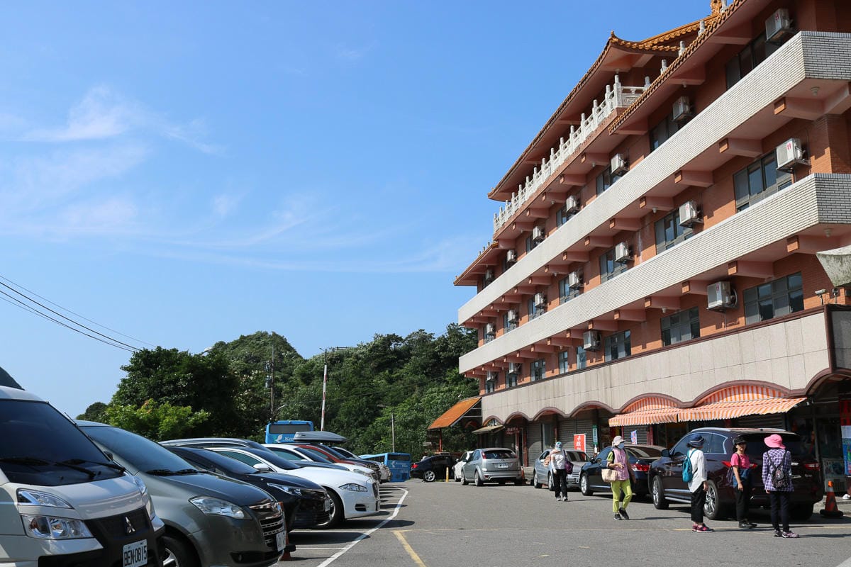 瑞芳茶壺山半屏山縱走 黃金三稜手腳並用氣勢不輸劍龍稜