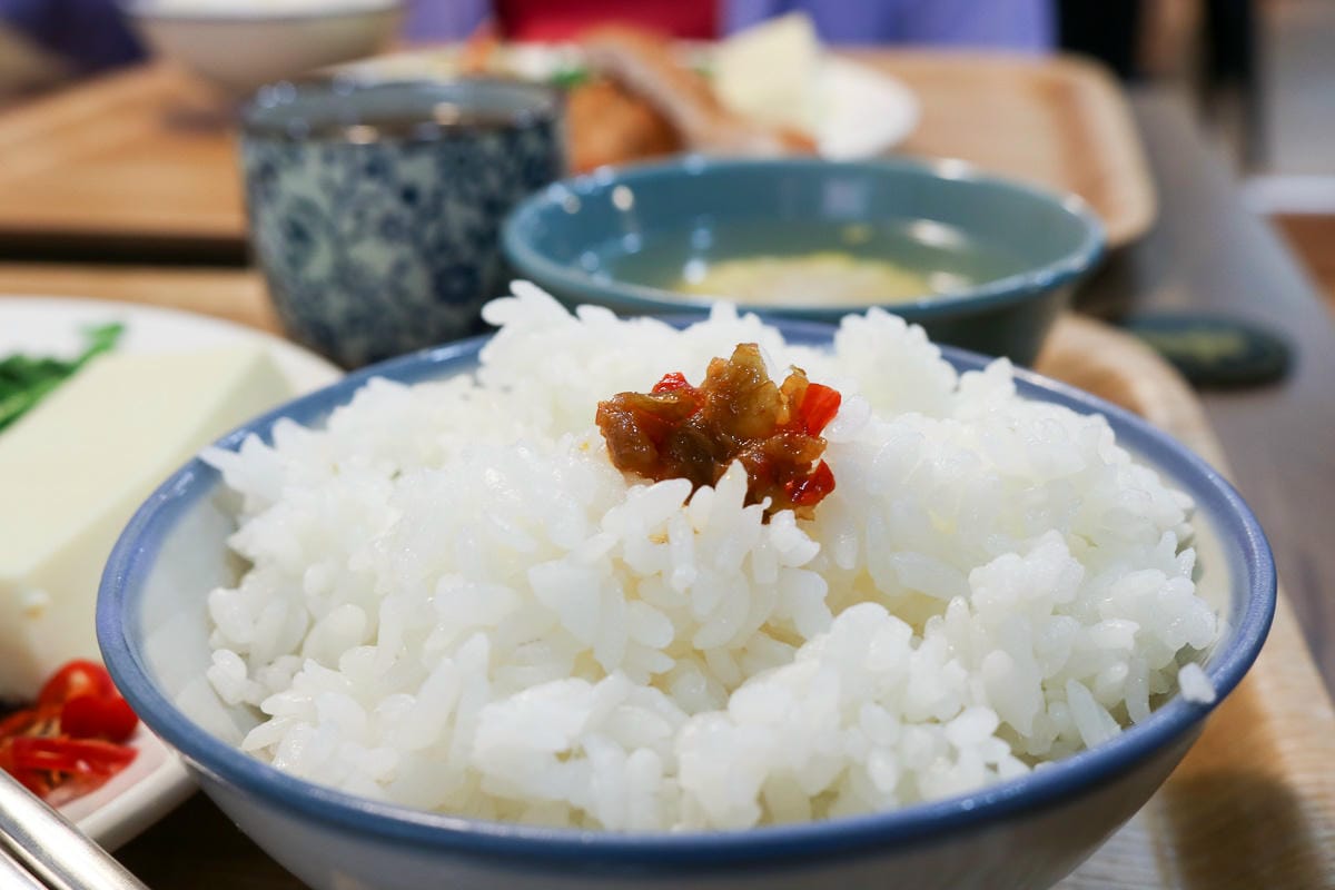 內湖便當簡餐 元初食堂家常白切肉配辣醬油好吃
