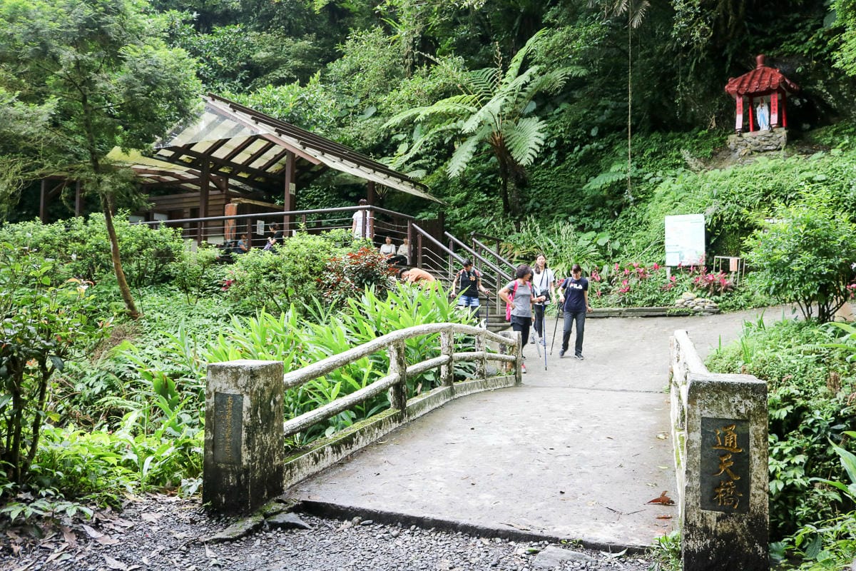 宜蘭礁溪聖母登山步道朝聖路 爬抹茶山聖母山莊沒說的真相