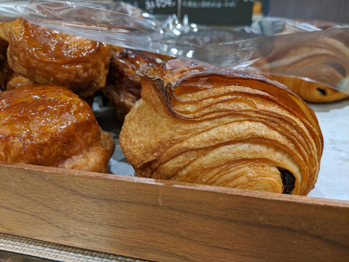 內湖十年麵包 屬於十年特有的歐式麵包 可頌超好吃彷彿人在歐洲