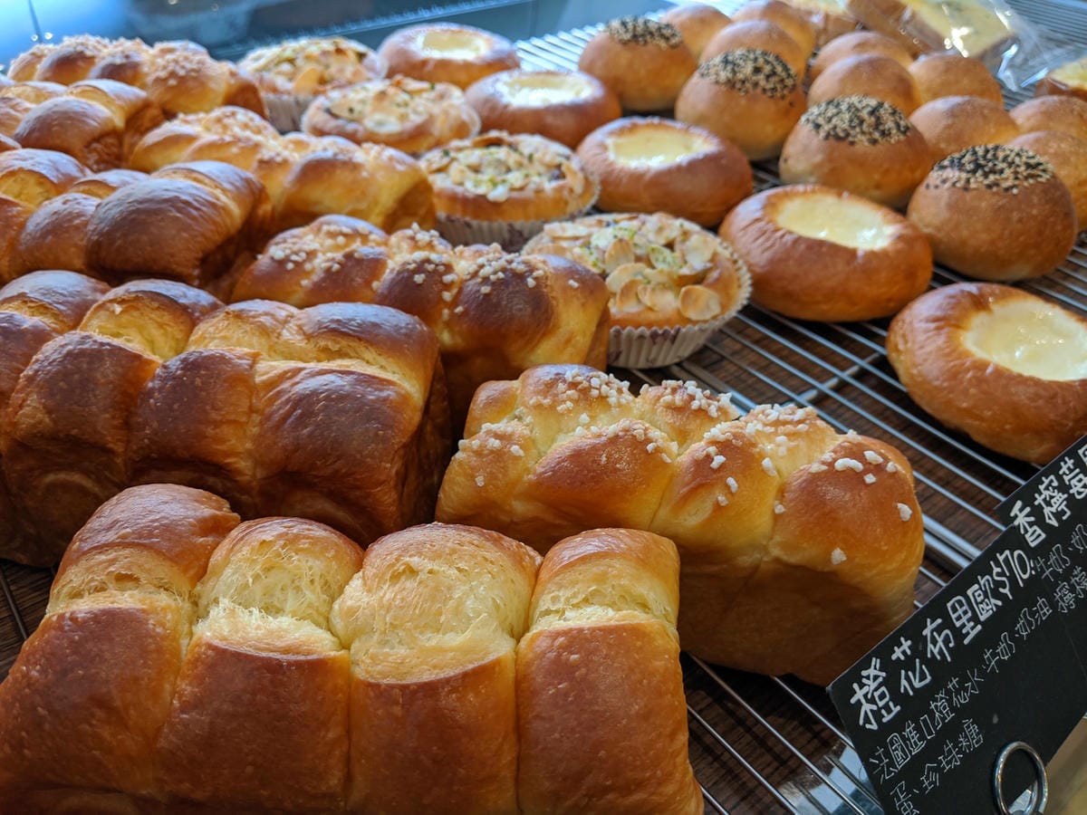 內湖十年麵包 屬於十年特有的歐式麵包 可頌超好吃彷彿人在歐洲