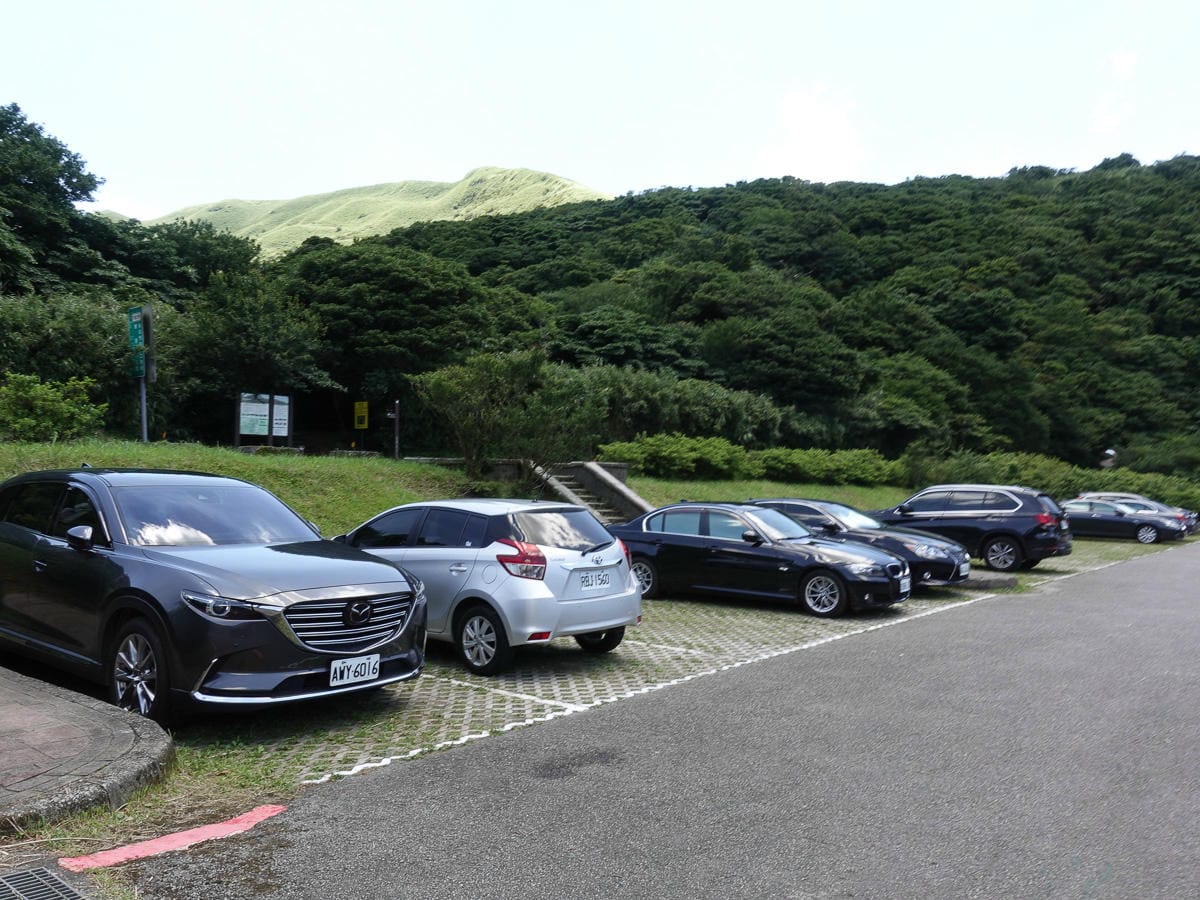 小觀音山群峰 北投三芝健行 直上小觀音山西峰唯美箭竹草坡