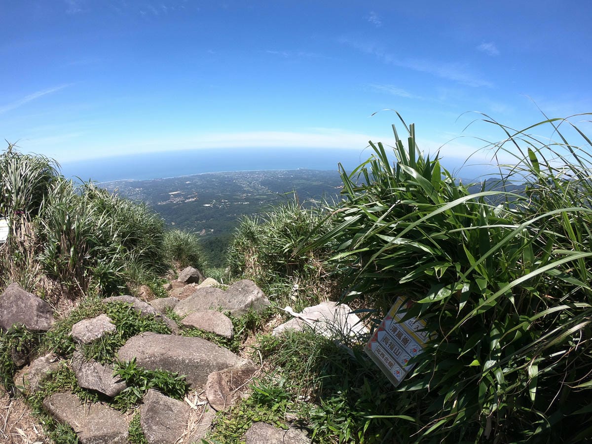 小觀音山群峰 北投三芝健行 直上小觀音山西峰唯美箭竹草坡