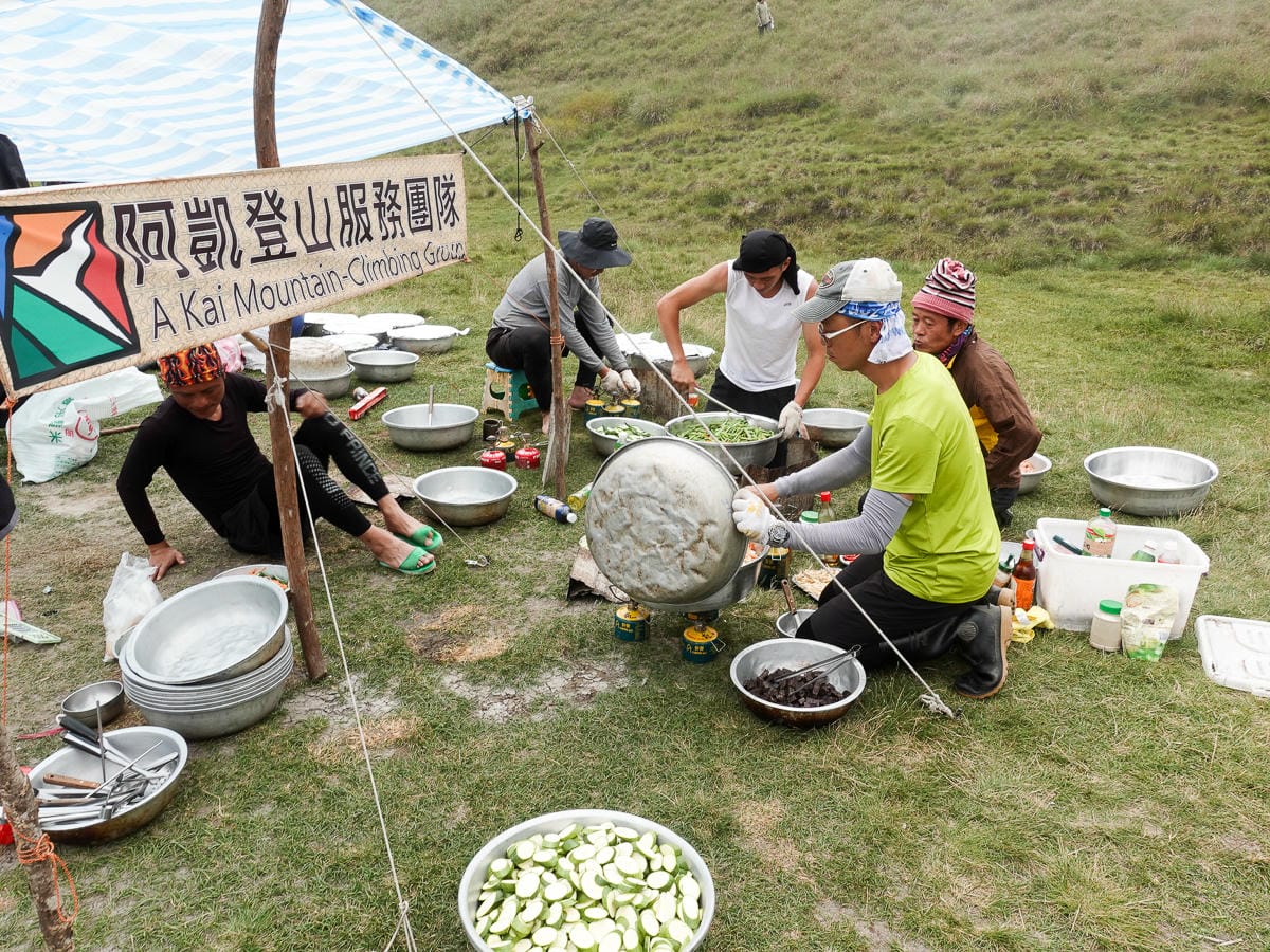 宜蘭加羅湖 加太縱走兩日露營太平山 倒木跨到飽會吃鞋的泥沼(上