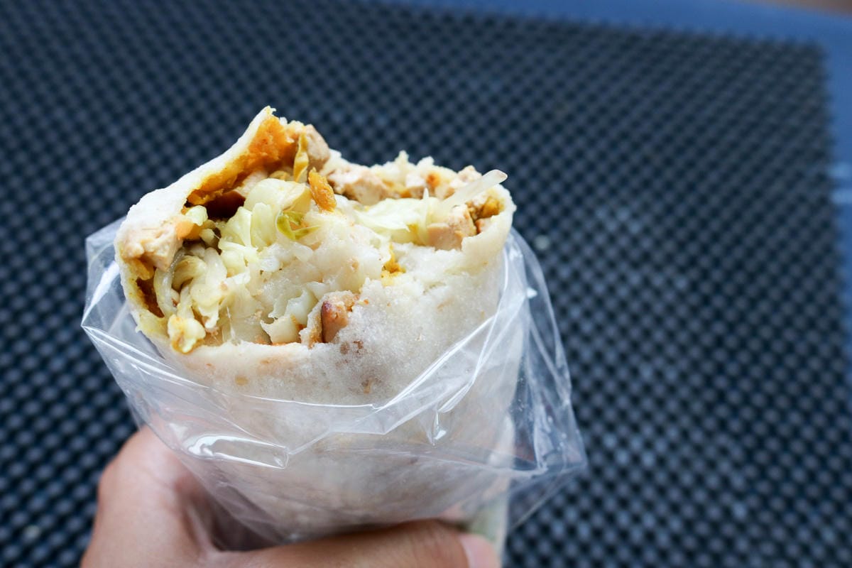 東湖市場全麥潤餅 內湖最棒菜市場內總是排隊的好吃潤餅