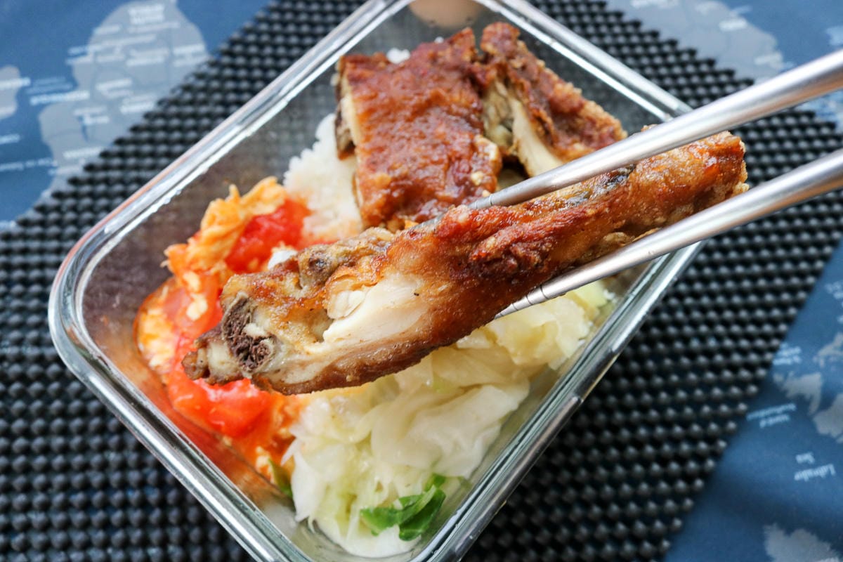 內湖便當外送 華園排骨主菜炸排骨炸雞腿有厲害難怪生意好得很