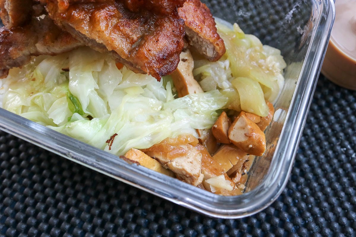 內湖便當外送 華園排骨主菜炸排骨炸雞腿有厲害難怪生意好得很