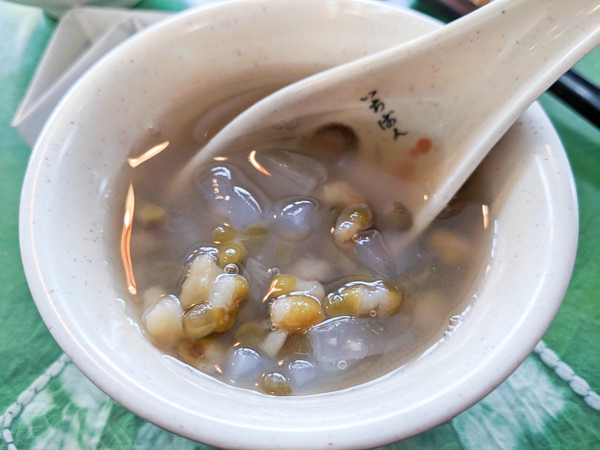 清境七彩屋雲南擺夷料理 多人合菜高CP好停車有人情味的餐廳