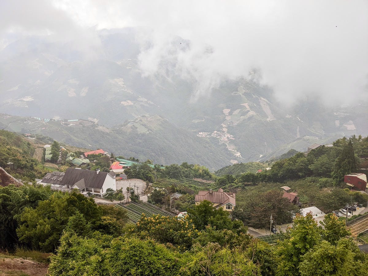 清境七彩屋雲南擺夷料理 多人合菜高CP好停車有人情味的餐廳