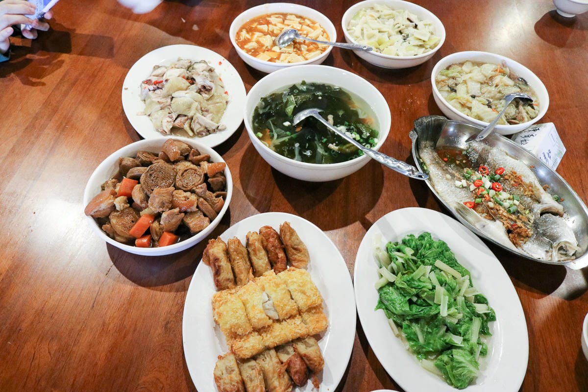 太平山翠峰湖兩日夜宿翠峰山屋 太平山莊餐廳桌菜雲海咖啡館