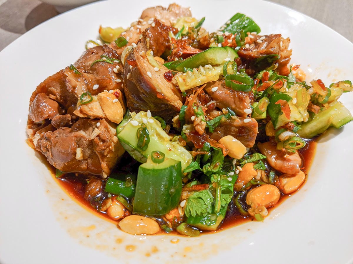 內湖老店 台記家傳手勁麵 麵好吃椒麻雞好吃原來招牌不是麵