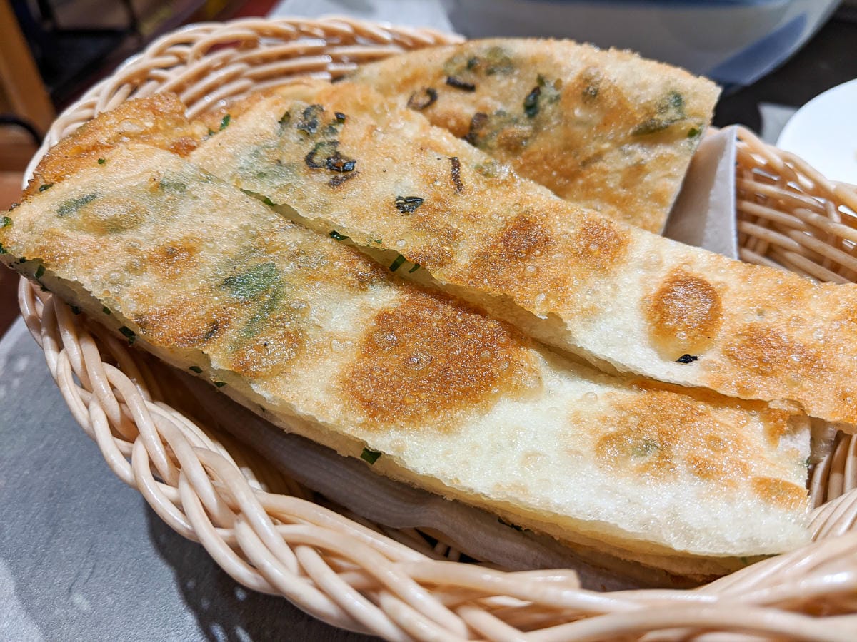 內湖老店 台記家傳手勁麵 麵好吃椒麻雞好吃原來招牌不是麵