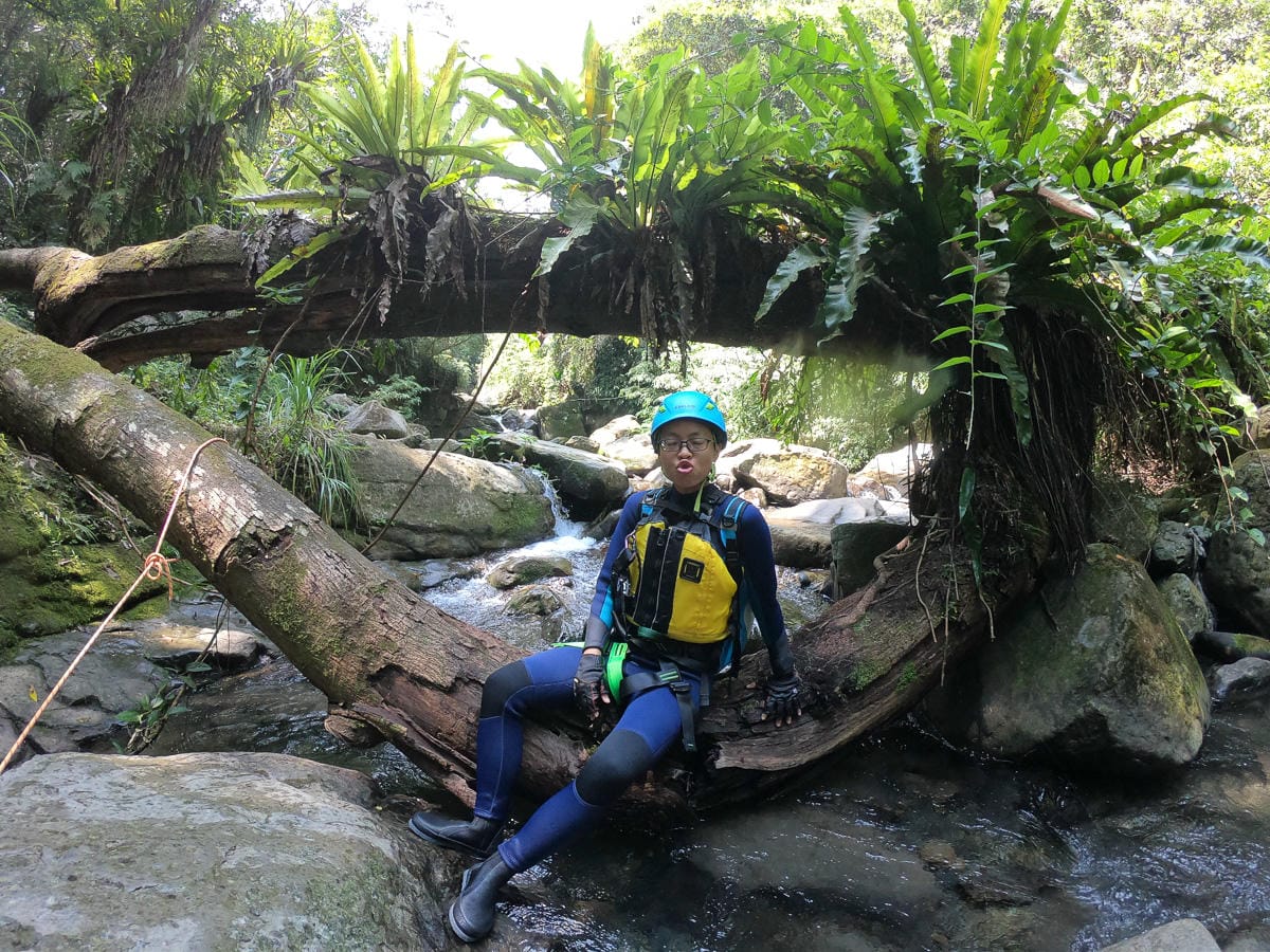 溯溪新手入門體驗行前準備 新竹梅花溯溪超好玩裝備須知