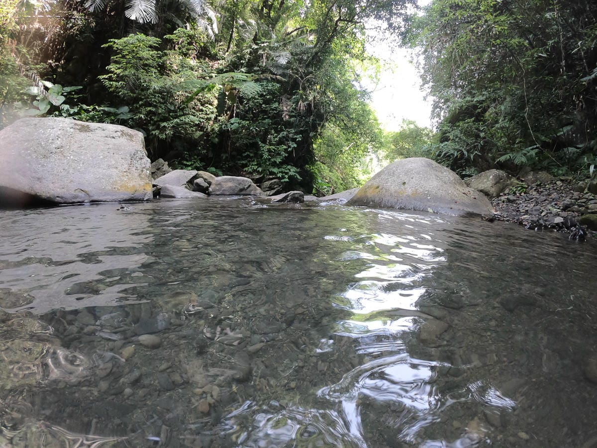 溯溪新手入門體驗行前準備 新竹梅花溯溪超好玩裝備須知