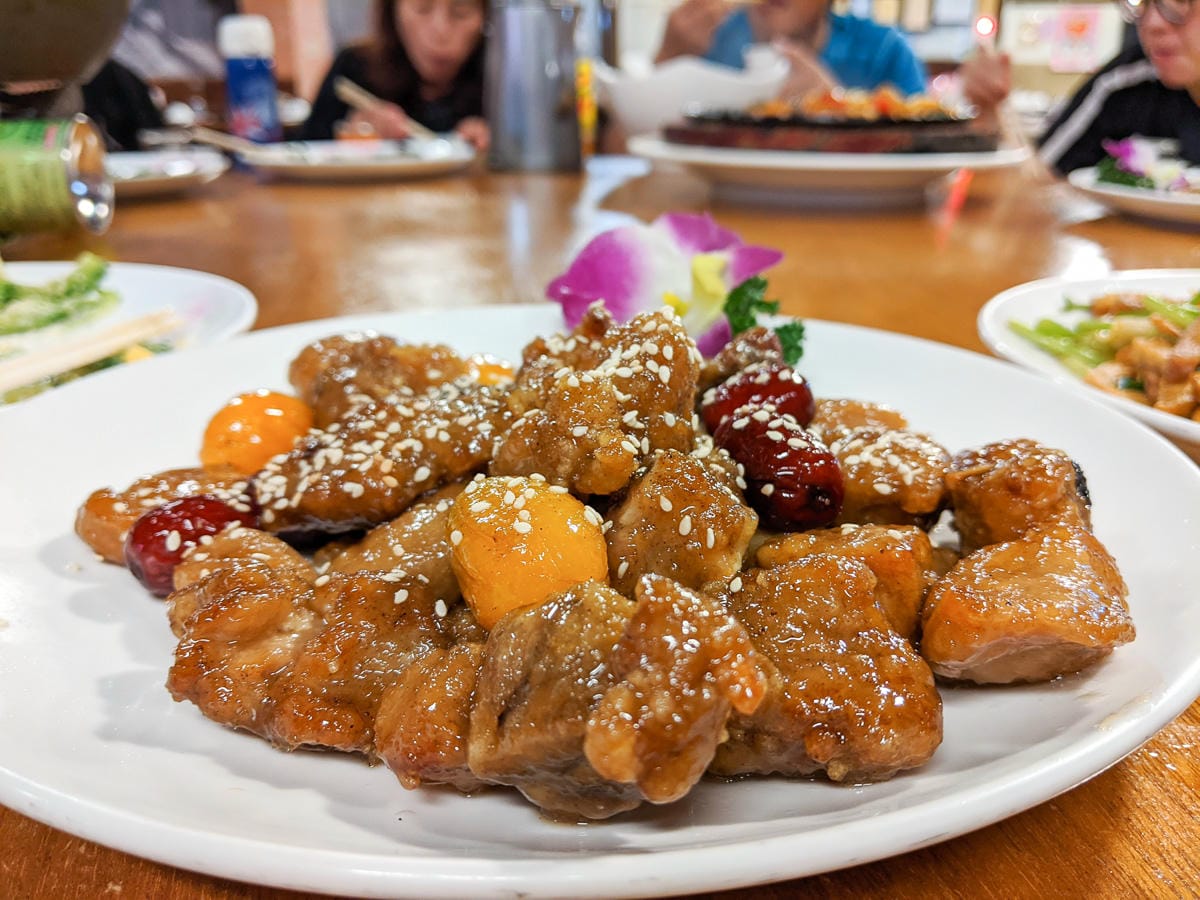 羅東年年小館 在地司機推薦宜蘭風味餐下山來吃慶功宴超棒