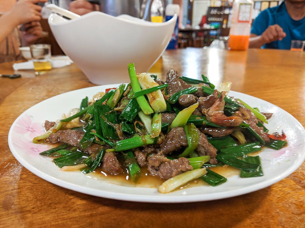 羅東年年小館 在地司機推薦宜蘭風味餐下山來吃慶功宴超棒