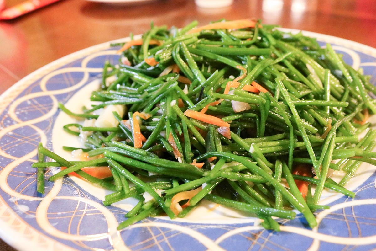 羅東年年小館 在地司機推薦宜蘭風味餐下山來吃慶功宴超棒