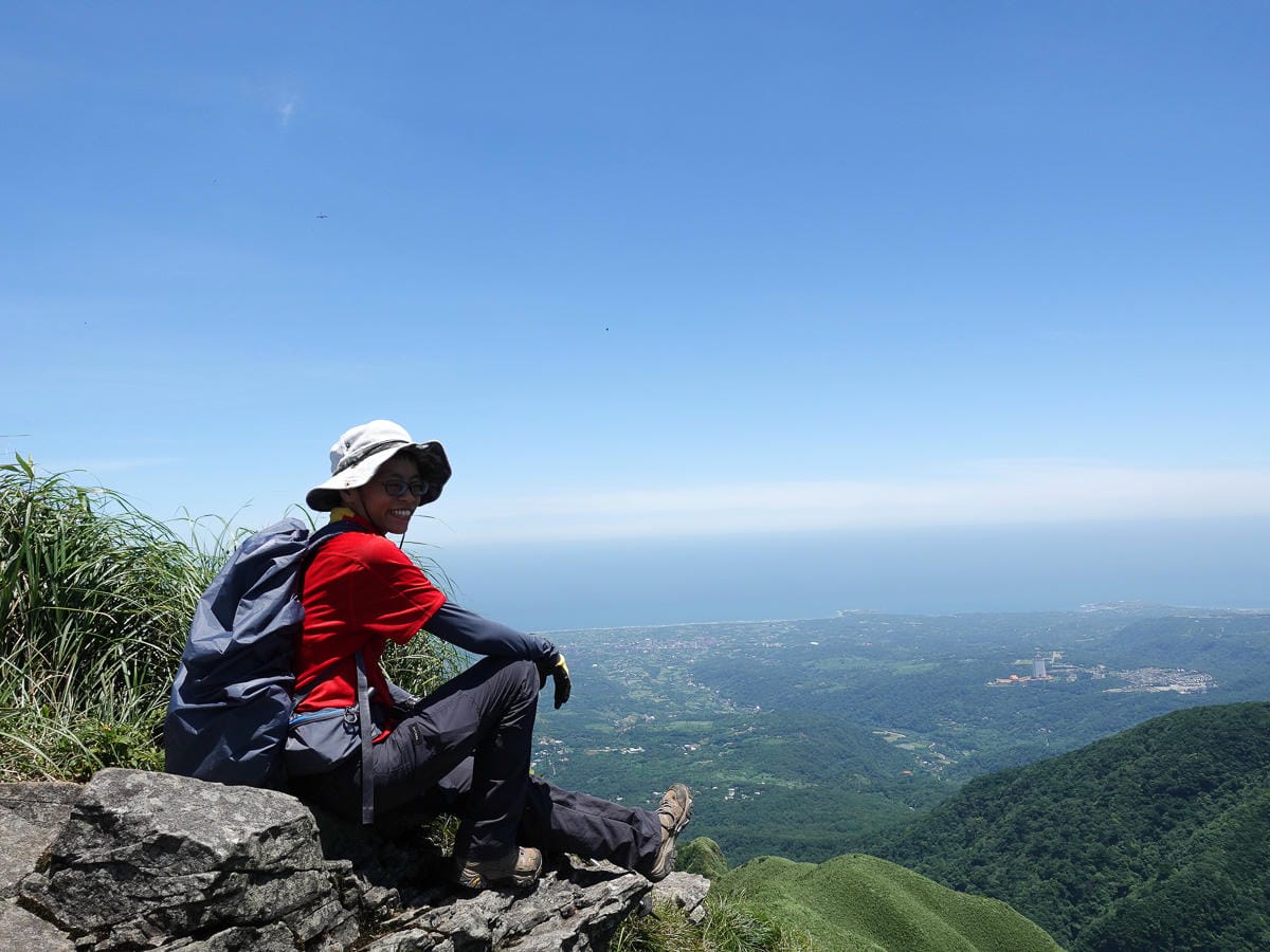 登山衣服吸濕排汗快乾長袖 防風外套 中層衣 羊毛內褲品牌心得比較