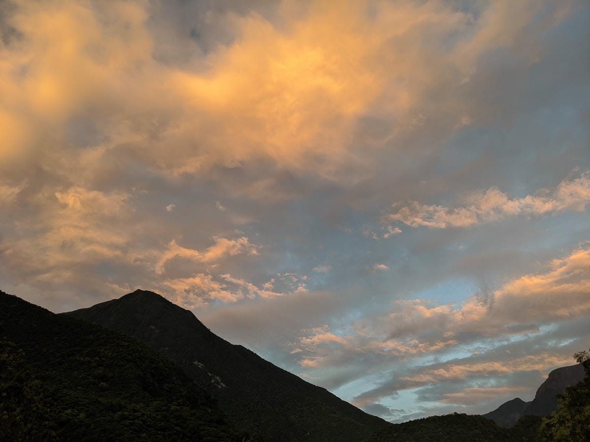 花蓮太魯閣馬拉松 我的初次半馬把自己打殘人生何苦這樣