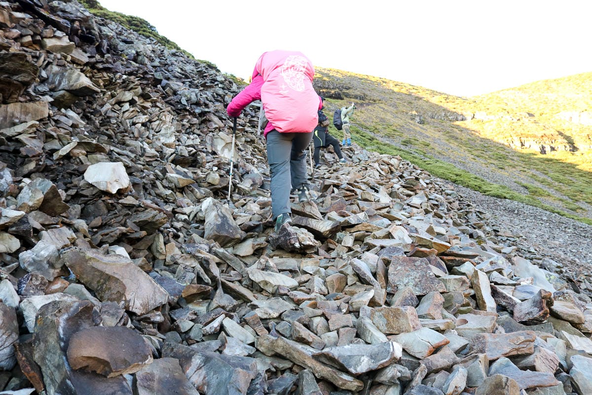 雪山三天兩夜 台灣第二高峰雪山黑森林圈谷好美碎石坡我也甘願
